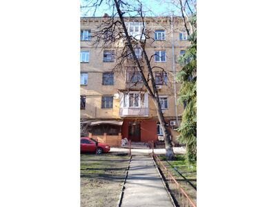 Печерськ. Здам без комісії офіс закритого типу на Лаврській, 6.