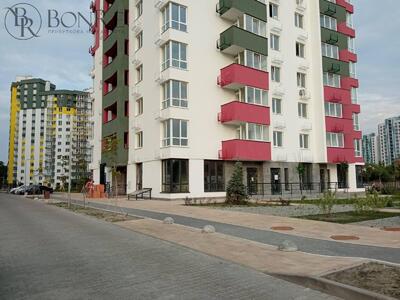 Торгове приміщення в ЖК "Сирецькі Сади", 64м2 (з Орендарями)