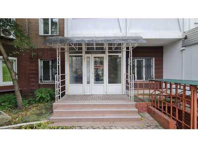 Продам  торгову площу Київ, Дарницький, шосе Харківське, 56. 