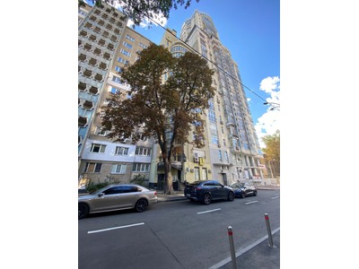 Продаж приміщення 67м2, Панаса Мирного 15, фасадний вхід, Печерськ, м. Печерська